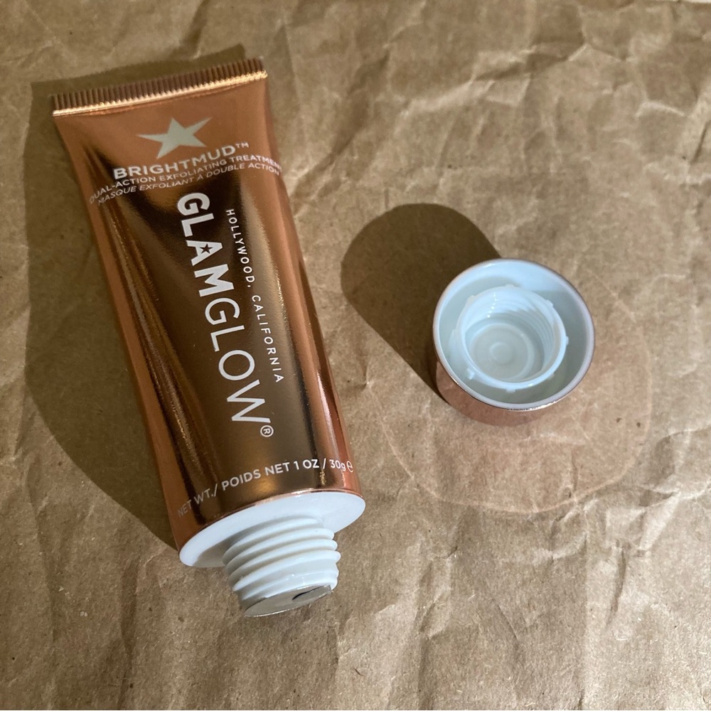 Glamglow BRIGHTMUD Dual-Action Exfoliating 
Treatment 1oz